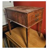 SMALL END TABLE W/ DRAWER