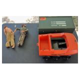 GI JOE FOOT LOCKER W/ CLOTHES & TROUBLESHOOTER