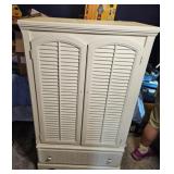 WHITE WARDROBE