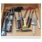 CRYSTAL WEDDING CAKE SET & ASSTD KNIVES
