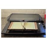(2) GRIDDLES & HOT PLATE