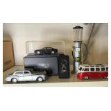 BENTLEY KEY CHAIN & MODEL CAR, VOLKSWAGEN BUS