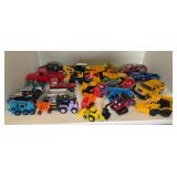 SMALL DIE CAST CARS & TRUCKS