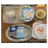 PARTY SERVING PLATES & UTENSILS