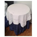 SMALL LAMP TABLE W/ CLOTH