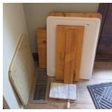 (5) CUTTING BOARDS & CHEESE BOARD