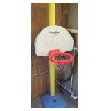 FISHER PRICE CHILDS BASKETBALL HOOP