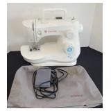 SINGER SEWING MACHINE