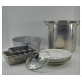 STOCKPOT, PIE PLATE & BAKEWARE