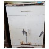 VINTAGE METAL KITCHEN CABINET (ALT LOC)