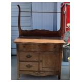WASHSTAND WITH TOWEL BAR HOLDER