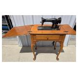 VINTAGE SINGER SEWING MACHINE
