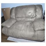 OVERSIZED RECLINER