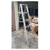 WERNER 6 FT ALUMINUM LADDER
