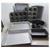 SHEET PANS & MUFFIN TINS