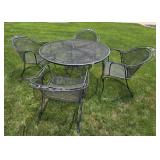 PATIO TABLE WITH (4) CHAIRS & UMBRELLA STAND