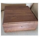 WOOD HUMIDOR