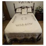 KINCAID CHERRY  QUEEN / FULL BED WITH BEDDING