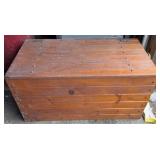 WOOD TOY / BLANKET CHEST