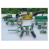 METAL FARM TOYS & CONSTRUCTION TOY