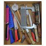KITCHEN KNIVES & WOOD HANDLE UTENSILS