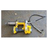 DEWALT CORDLESS GREASE GUN 20 VOLT, NO CHARGER