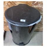 TRASHCAN W/ STEP LID OPENING