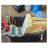 CHRISTMAS LIGHTS & DECOR W/ TOTE