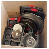 BAKING SHEETS & PANS