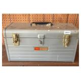 VINTAGE METAL CRAFTSMAN TOOL BOX