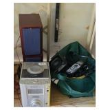 SMALL STEREO, SPEAKERS, CORDS
