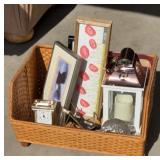 BASKET W/ DECOR