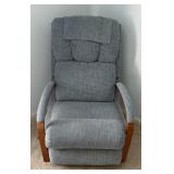 LA Z BOY RECLINER VERY CLEAN