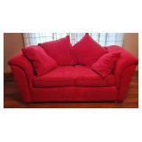 RED LOVE SEAT