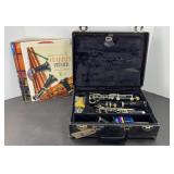 BUNDY CLARINET WITH MUSIC BOOKS
