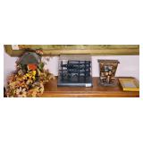 TIN MUSIC BOX & DECOR