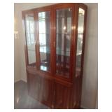 Ethan Allen Display Cabinet / Hutch With Glass