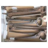 5) Hoof Nippers, 1) Hoof File