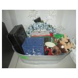 Christmas Decor, Grinch, Tins, Reindeer, Wreath