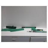 2) Extendable Mop with Mop Heads