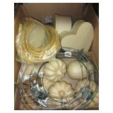 Holiday Crafts, Craft Boxes, Yarn, Small Wreaths,
