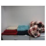 5) Bathroom Rugs, Full Size Comforter