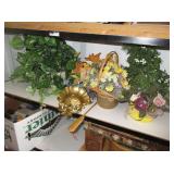Artificial Flowers and Vases, Display Pieces