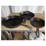 2) Wagner 1) Lodge Cast Iron Skillets