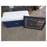 Thermos Cooler and Boat Picture