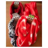 4) Memories Infinity Scarves