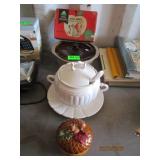 Apple Slicer, Pot with Spoon, Country Cooker