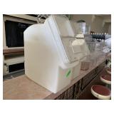 2) Food Containers