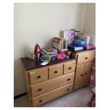 Dresser And Lightning McQueen Child Table/Chairs