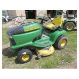 John Deere LT 170 Riding Lawnmower
